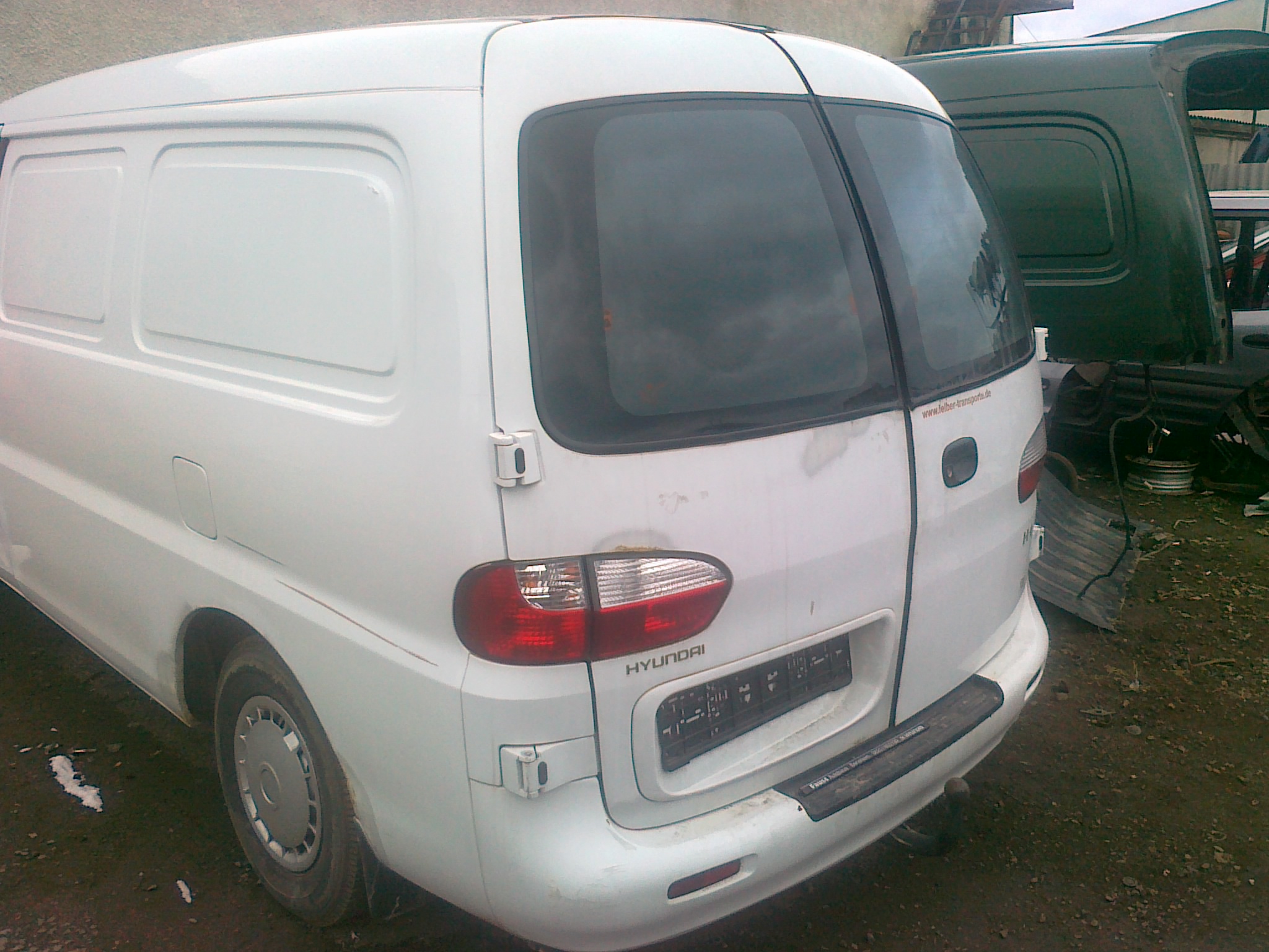 hyundai h-1 пластик двери багажника